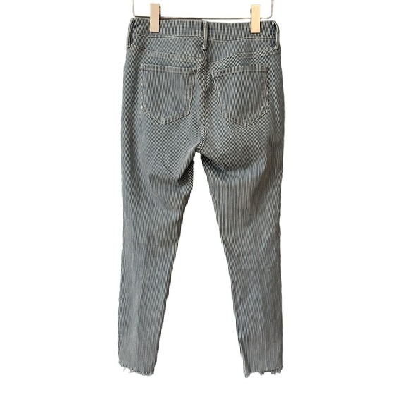 ✨3/$20✨ Old Navy Blue White Striped Mid Rise Rockstar Ankle Raw Hem Jeans. Sz 4 - Picture 6 of 12